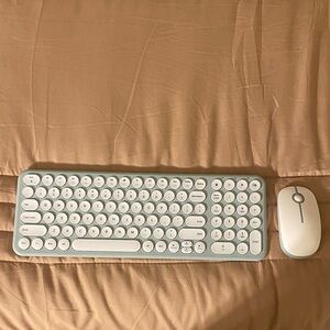 Wireless White and light green Keyboard and Mouse Set